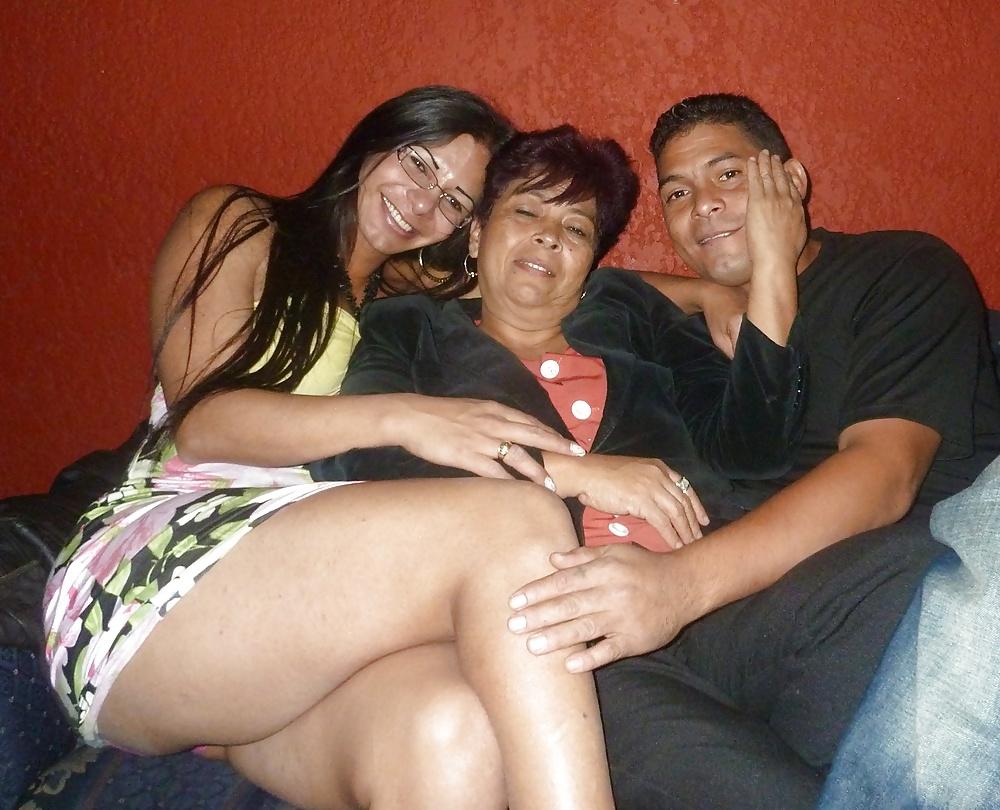 22P Upskirt Pussies