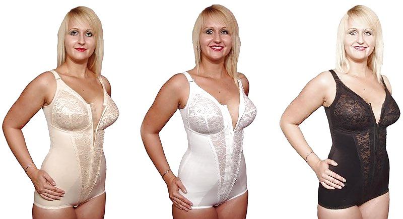 25P Sexy Women in Girdles & Stockings