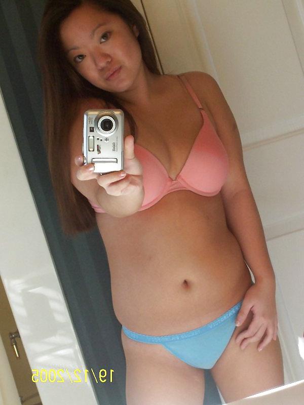 9P Asian Girl Self Pics