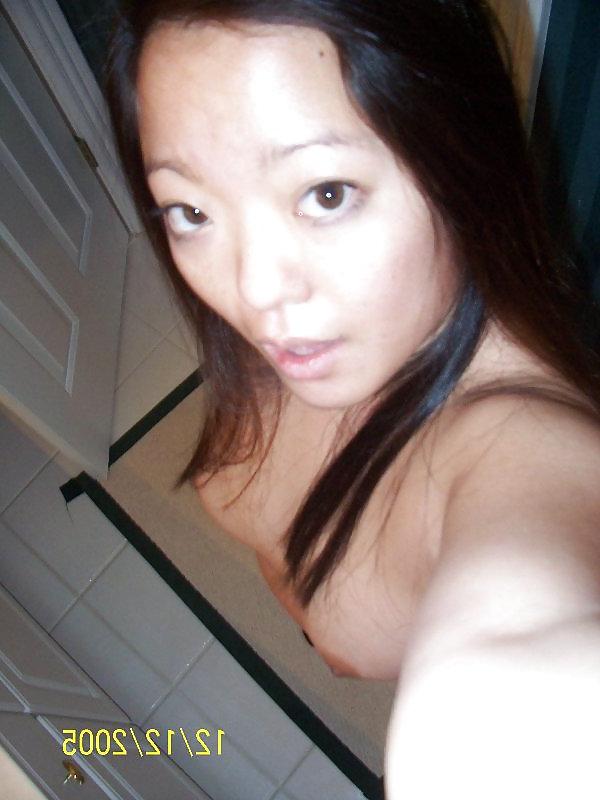 9P Asian Girl Self Pics