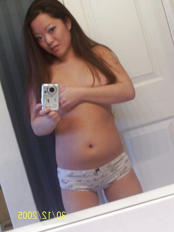 9P Asian Girl Self Pics