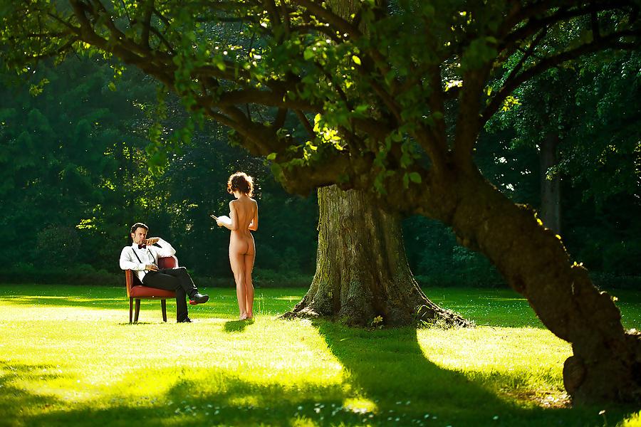 25P Clothed male naked female