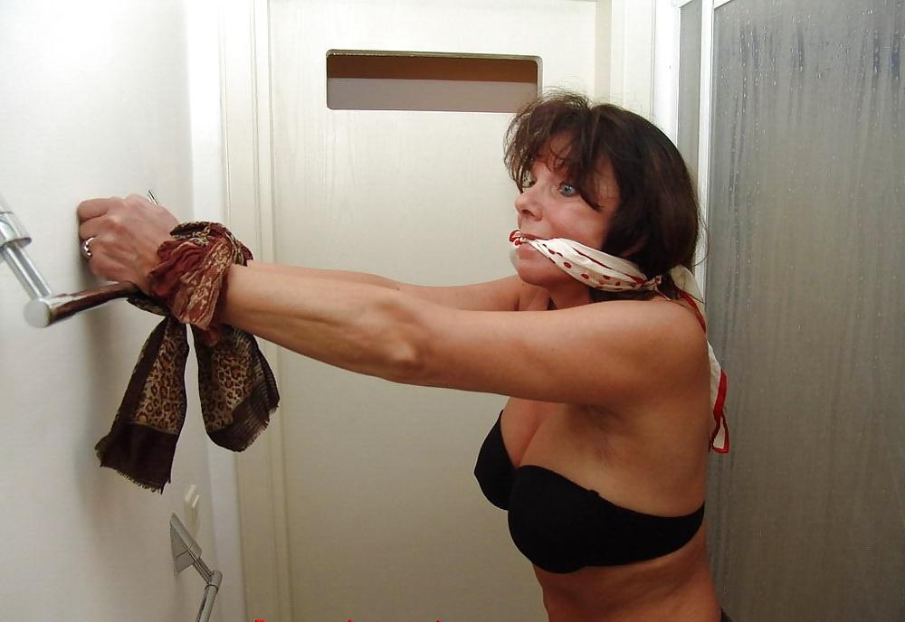 9P Mature lady Mariska all tied up.