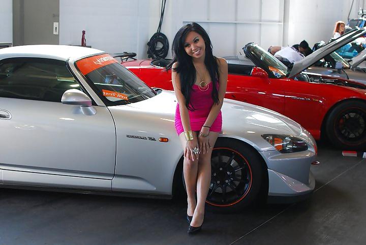25P HOt Hmong Girls Hot Import Cars!
