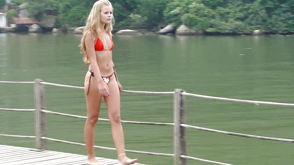 25P Bikini Teen