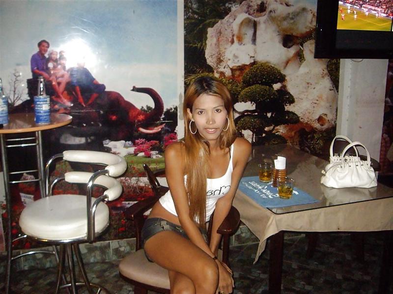 25P Pattaya Ladyboy Lek aka Lee