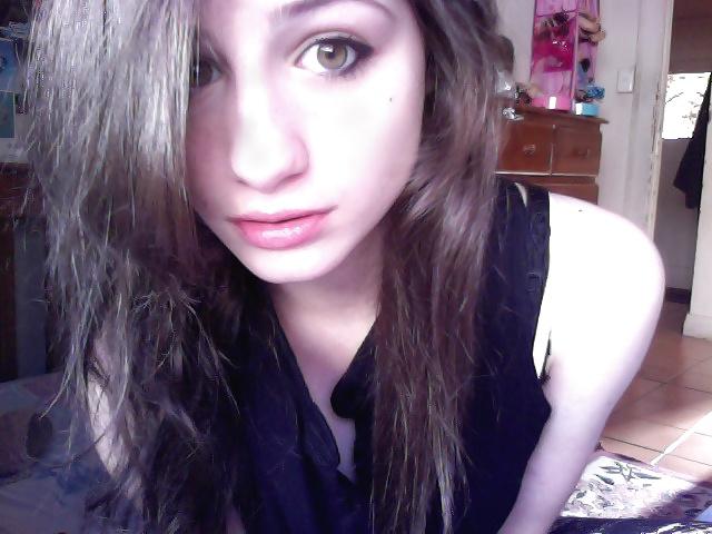 12P Cute brunette (non-nude)