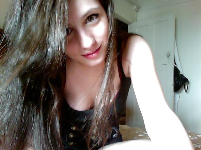 12P Cute brunette (non-nude)