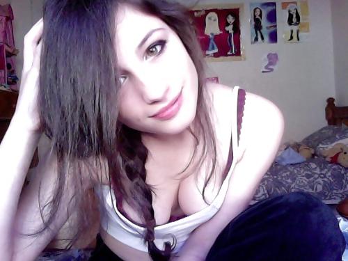 12P Cute brunette (non-nude)
