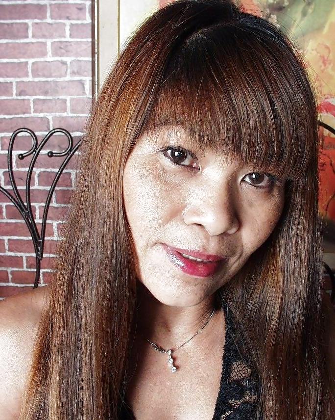 15P Sexy Asian Mature