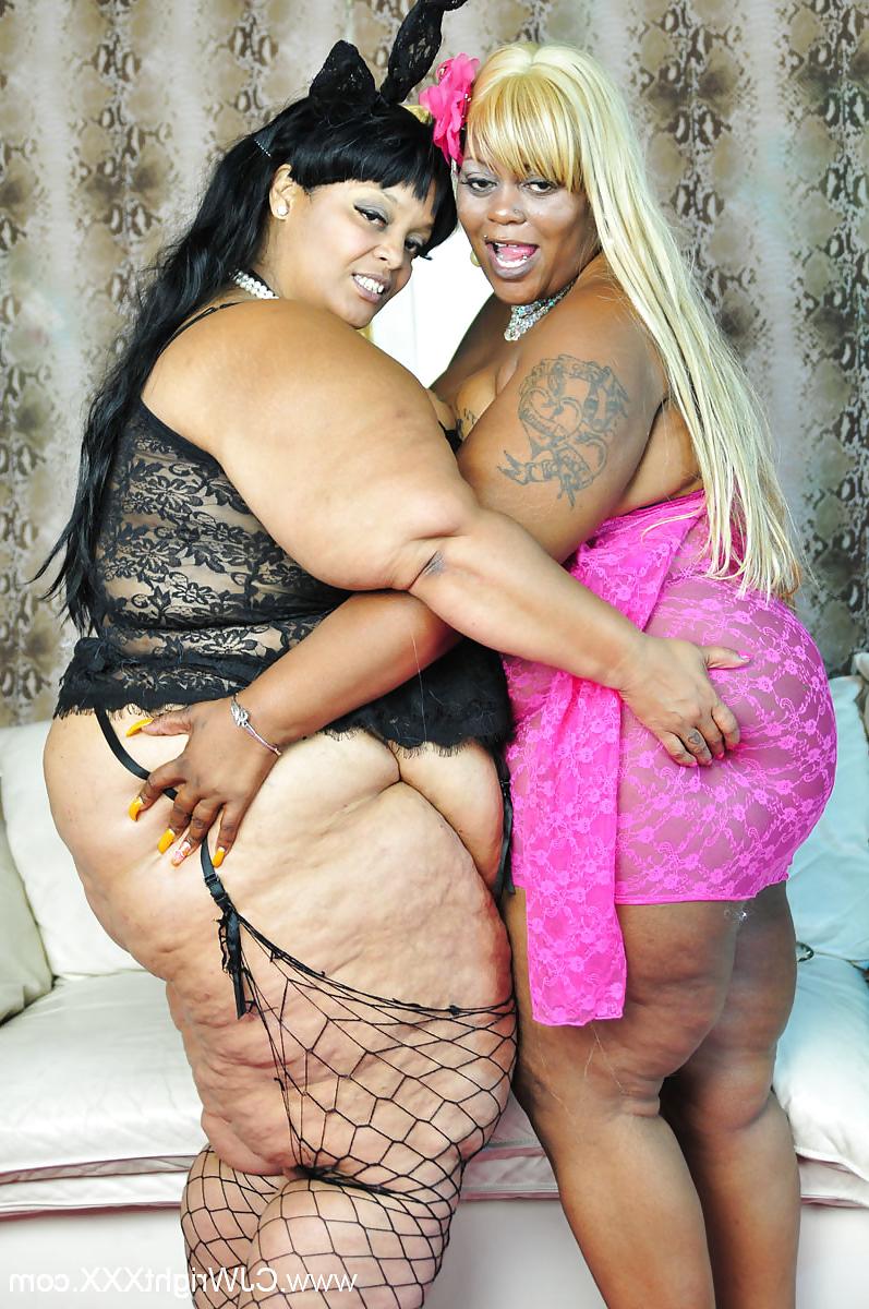 25P Farrah Foxx in lesbian action with ThunderKatt