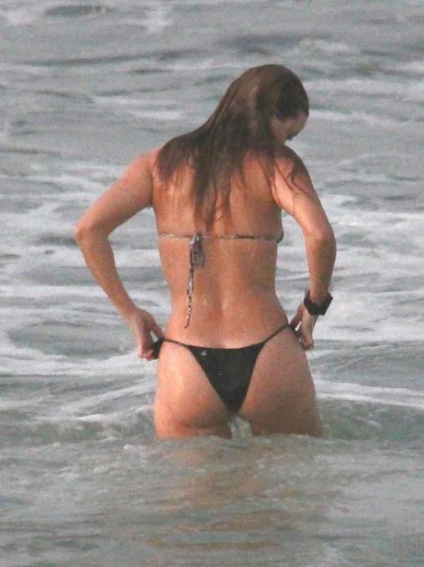 24P SDRUWS2 - BEAUTIFUL ACTRESS CHISTINE FERNANDES (non nude)