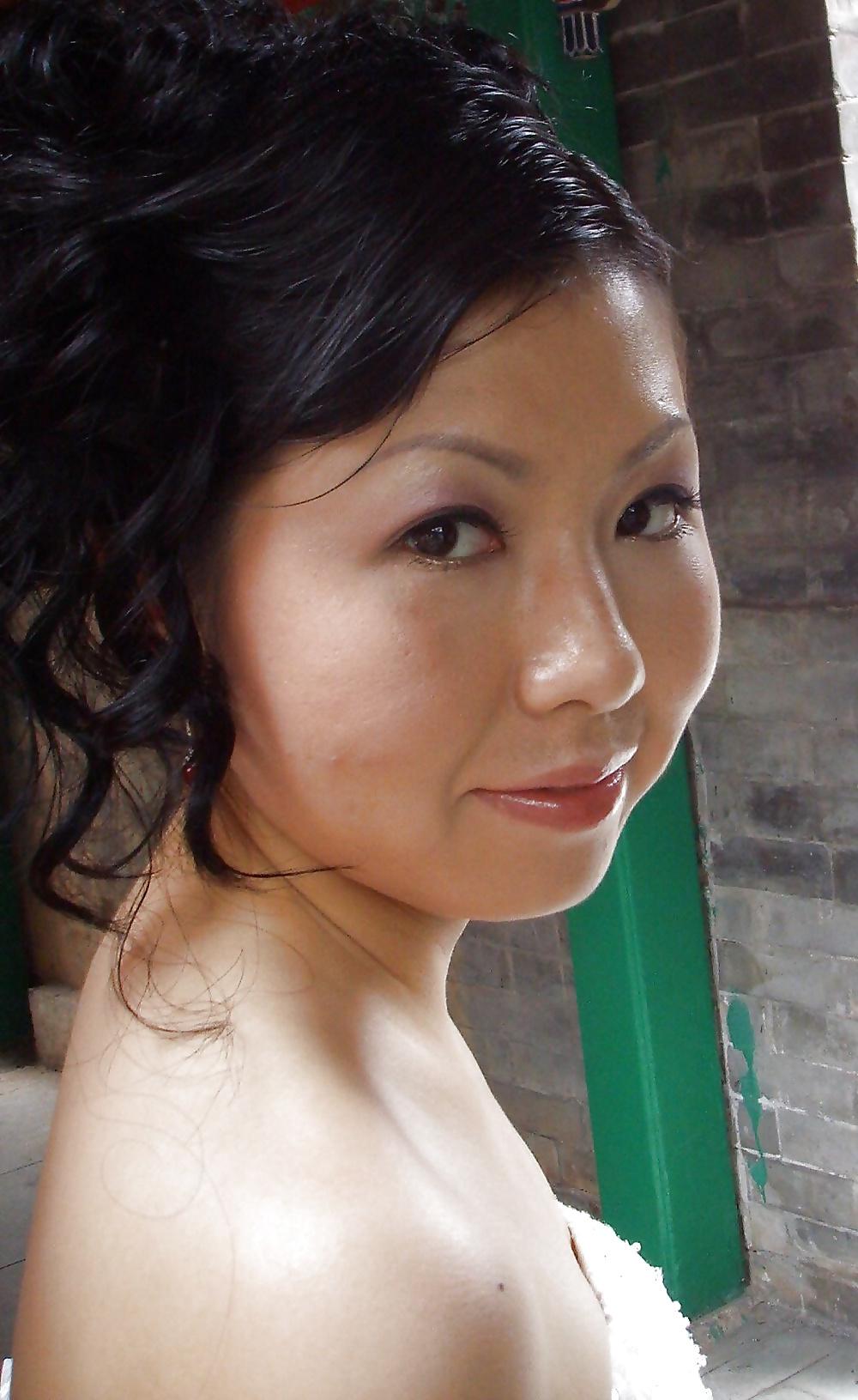 8P Nude asian wife