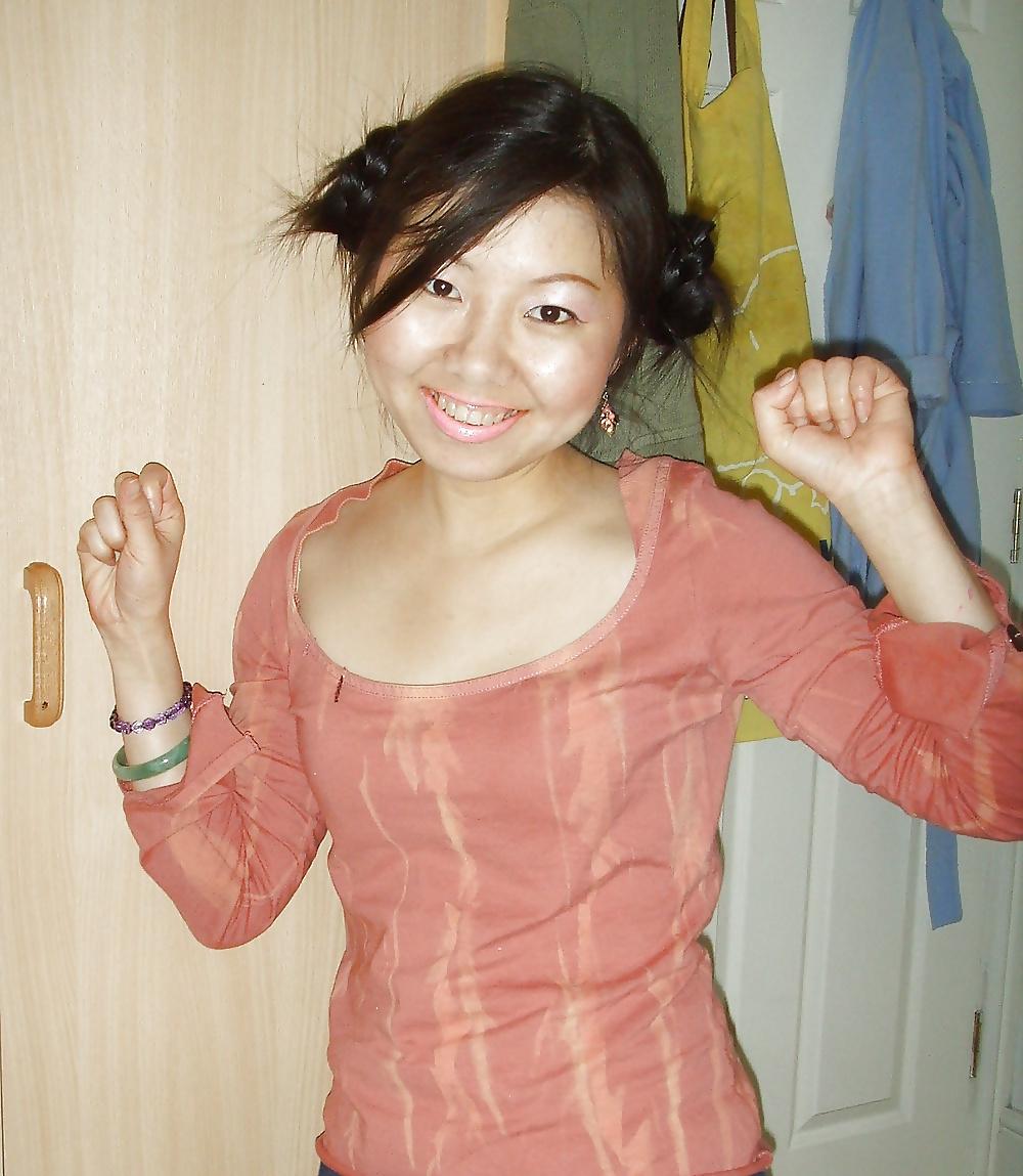 8P Nude asian wife