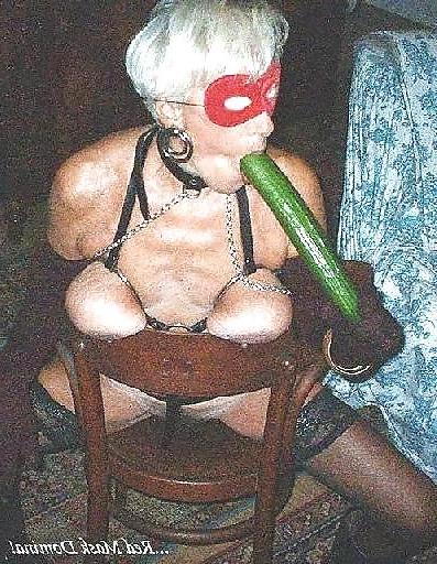 25P Naughty Granny Giuliana