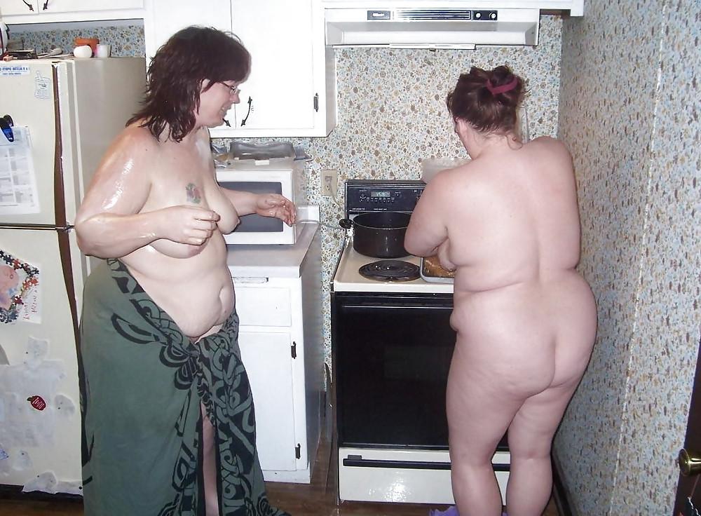25P Shameless Women At Work