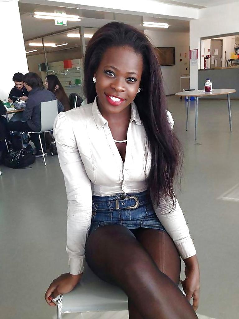 25P Young Black Teen Pussy Needs Fucking