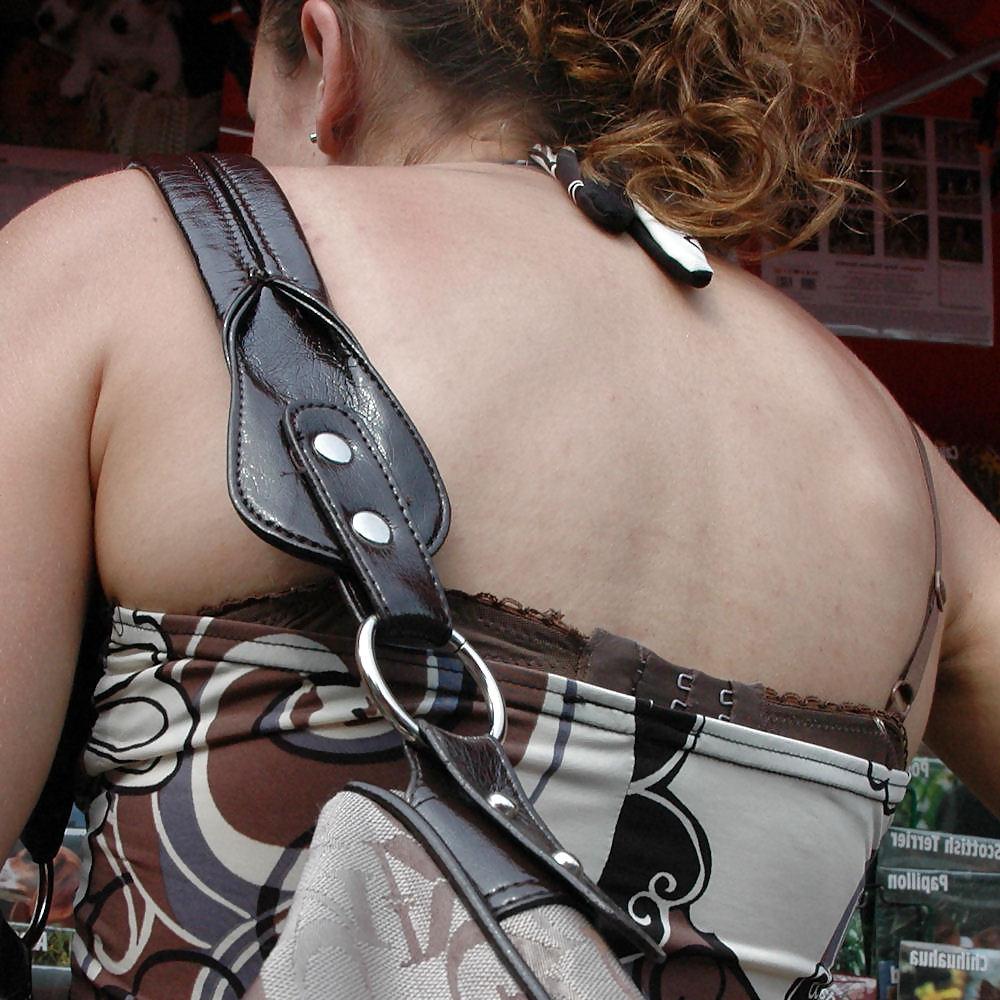 6P Back voyeur