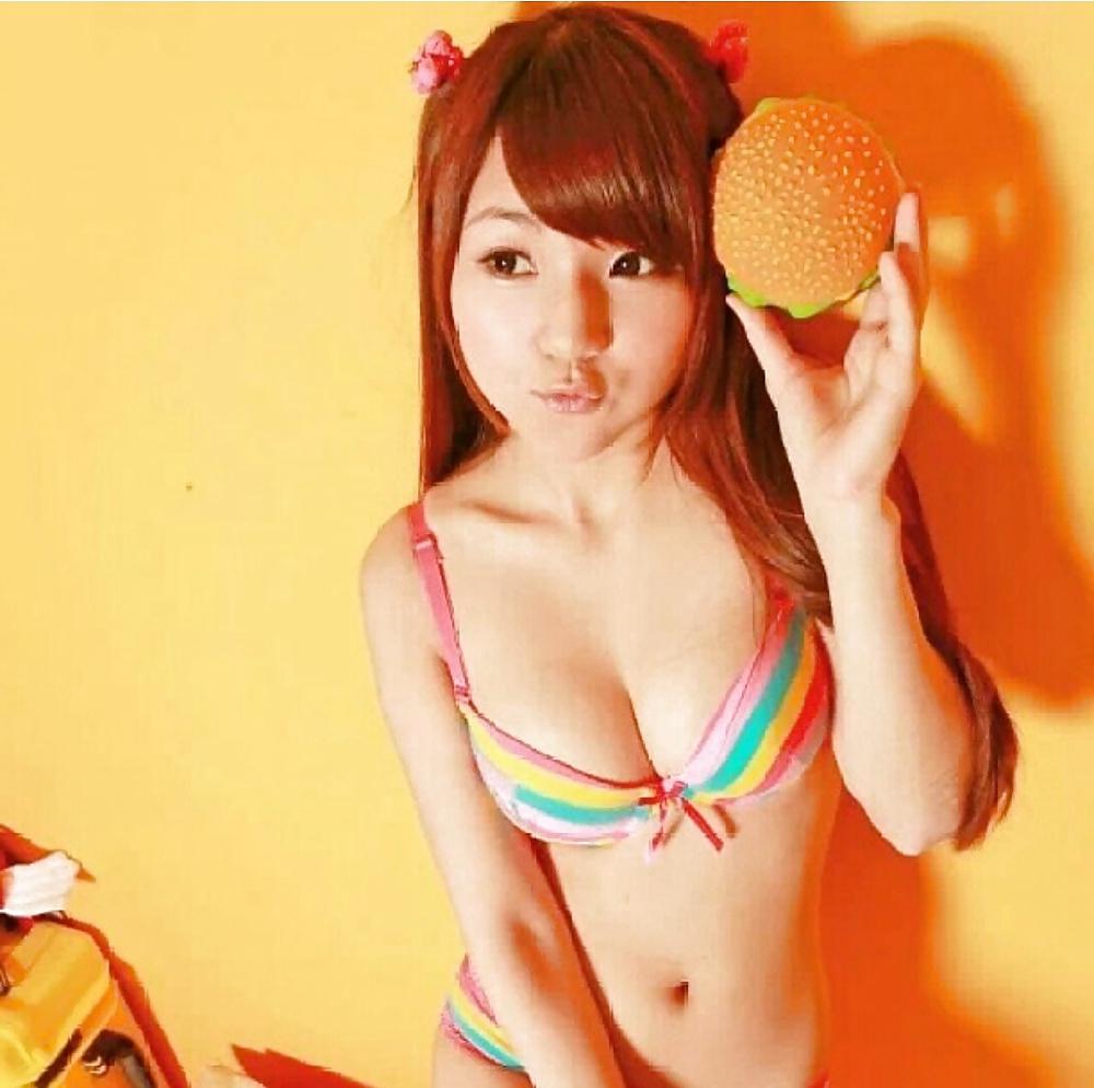 25P Non nude asians
