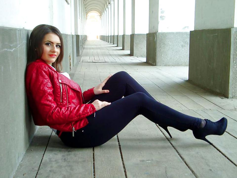 20P Romanian Teen Slut Larisa