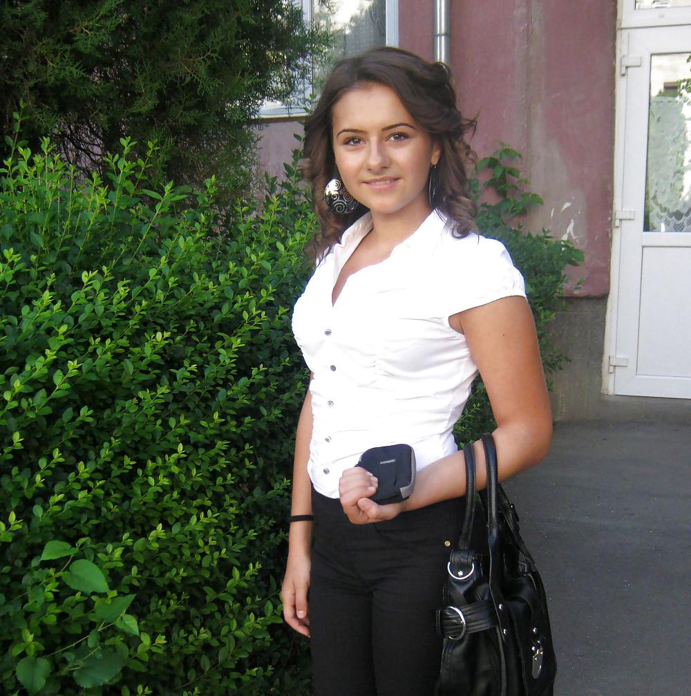 20P Romanian Teen Slut Larisa