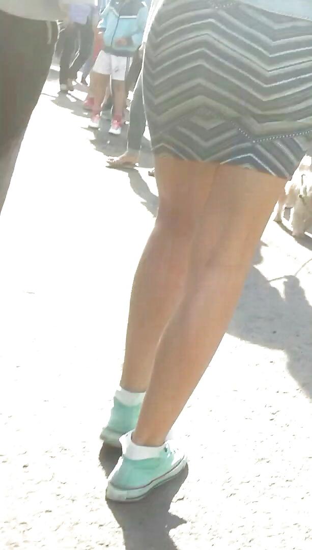 20P Spy feet, legs and skirt romanian