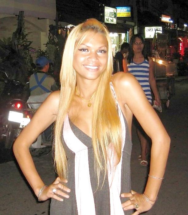 25P Blond Ladyboy Bee aka Alice from Pattaya