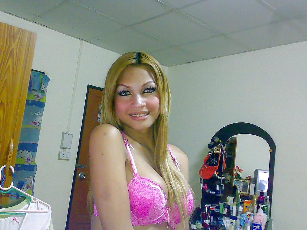 25P Blond Ladyboy Bee aka Alice from Pattaya
