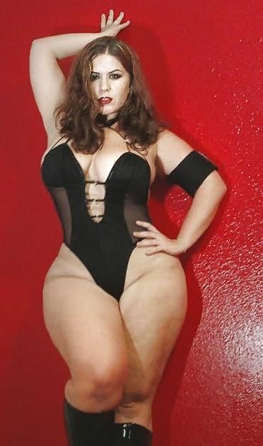 25P Sensuously wide hips