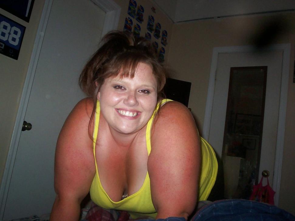 25P Fatty Teen Showing Off