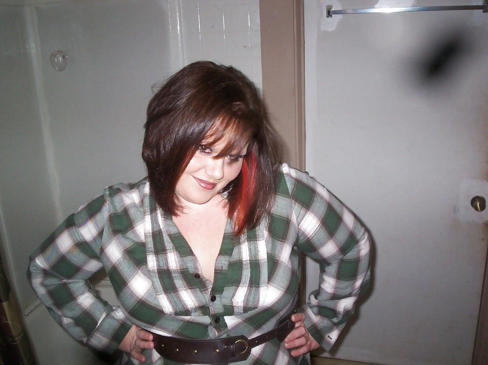 25P Fatty Teen Showing Off