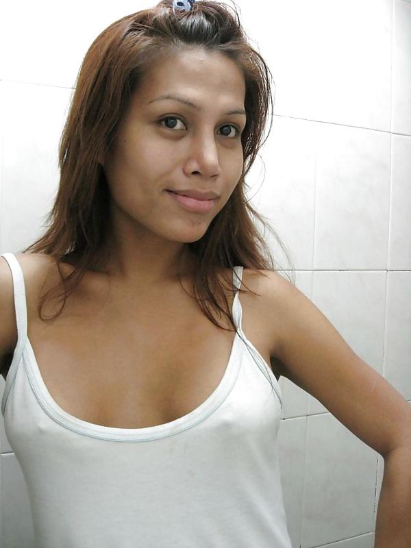 25P Filipino Ladyboy Salma