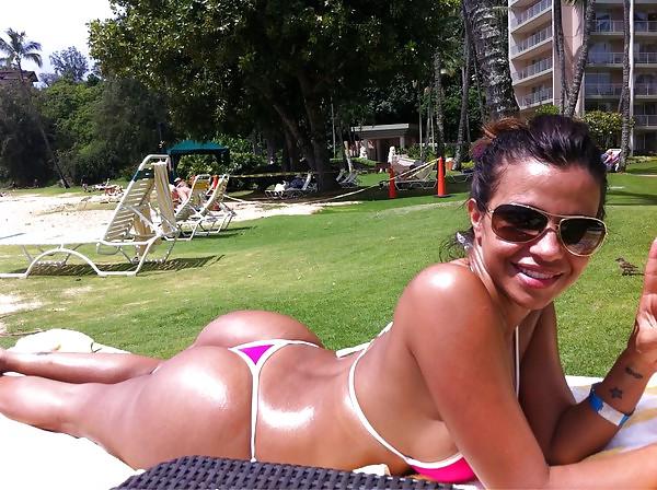 10P Girls on vacation