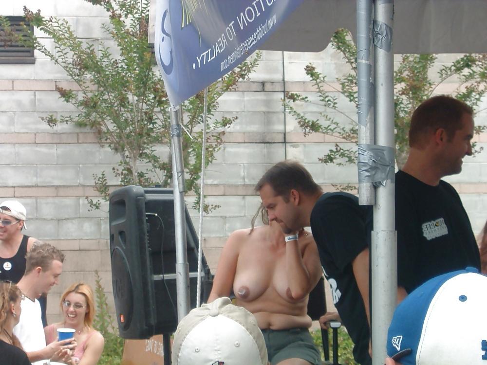 20P Amateur mature lady-paint me!
