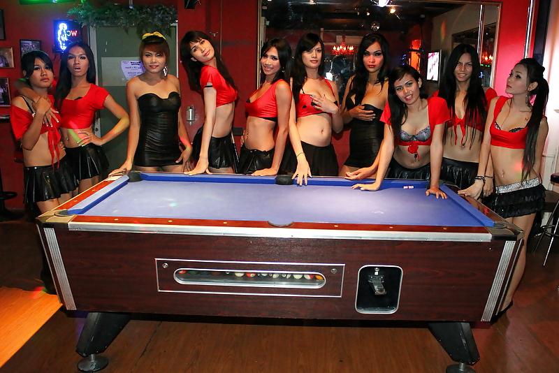 25P Topless Ladyboys