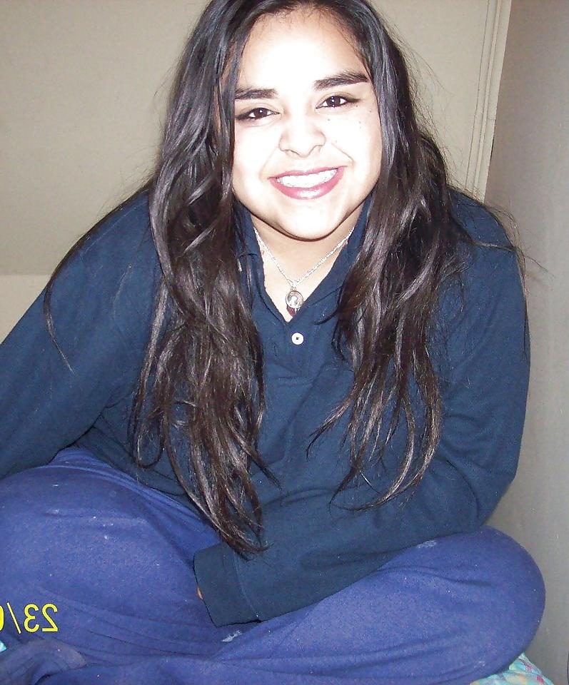 25P Claudia Tetona Chilena Non-Nude