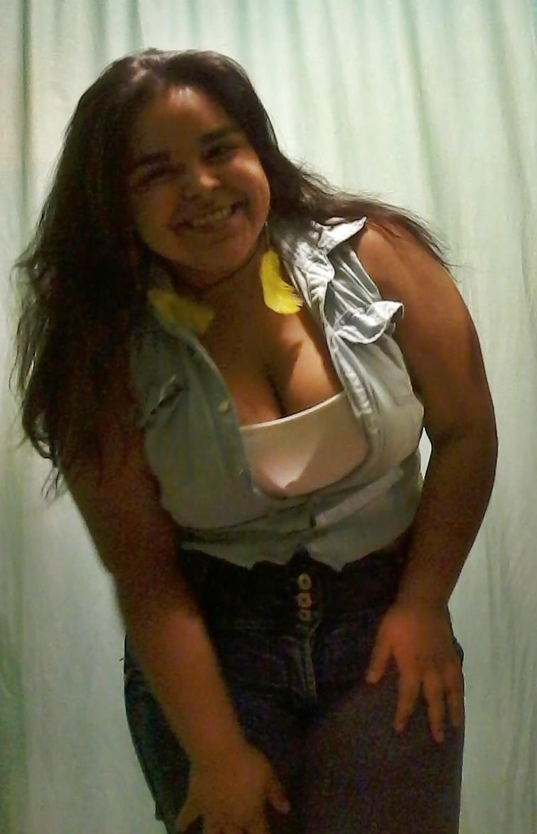 25P Claudia Tetona Chilena Non-Nude