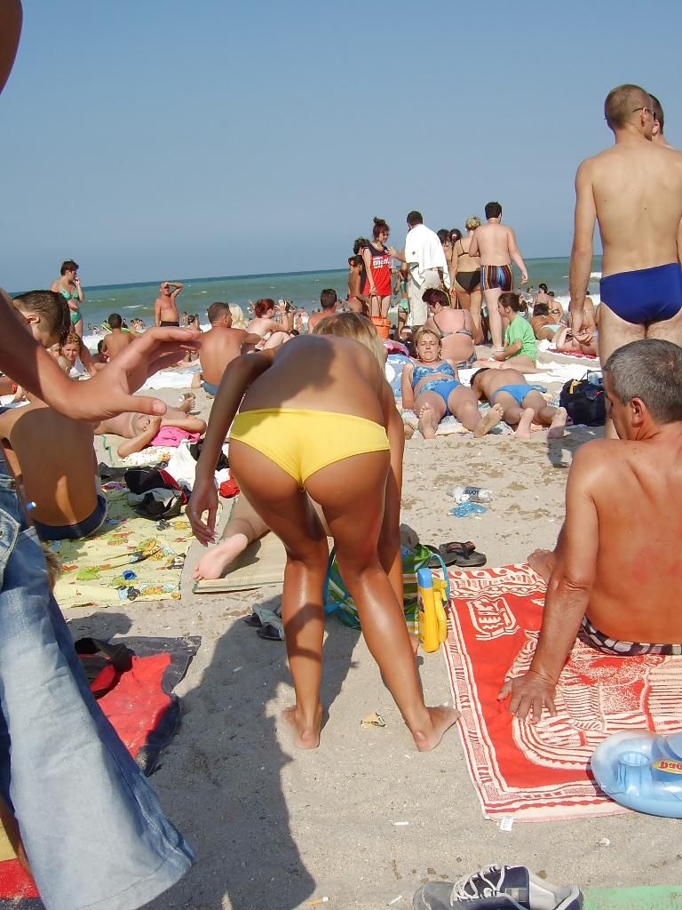 25P Romanian girls at the beach 8 RO7