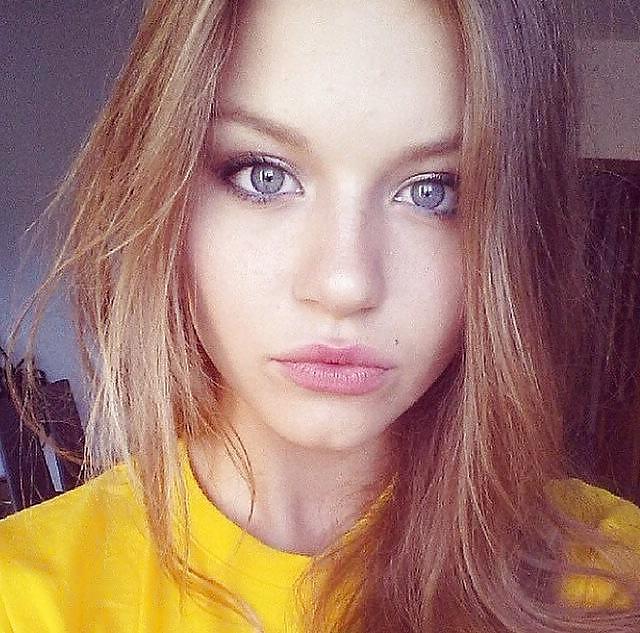 25P Albanian Sexy Girls (Not-nude)