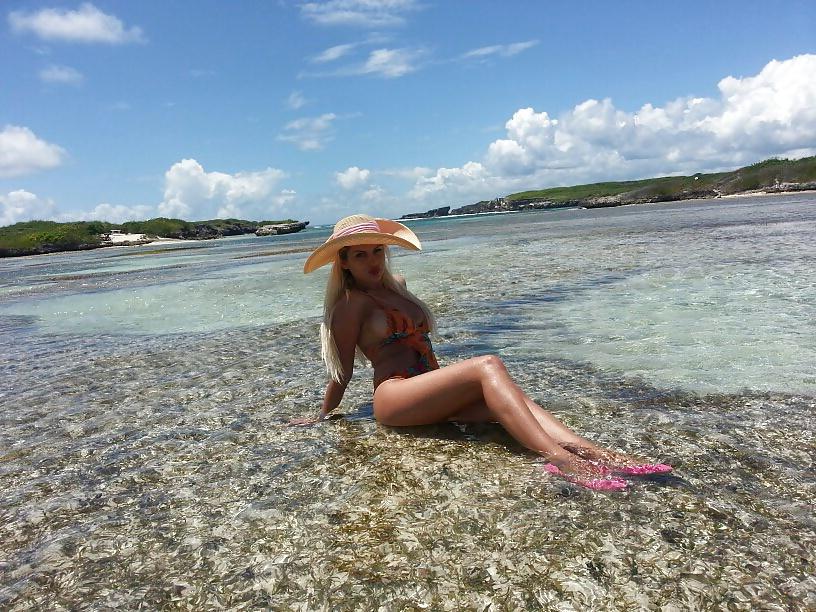 25P Albanian Sexy Girls (Not-nude)