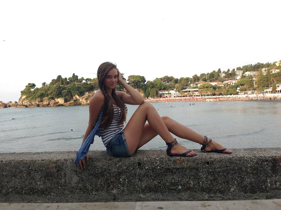 25P Albanian Sexy Girls (Not-nude)