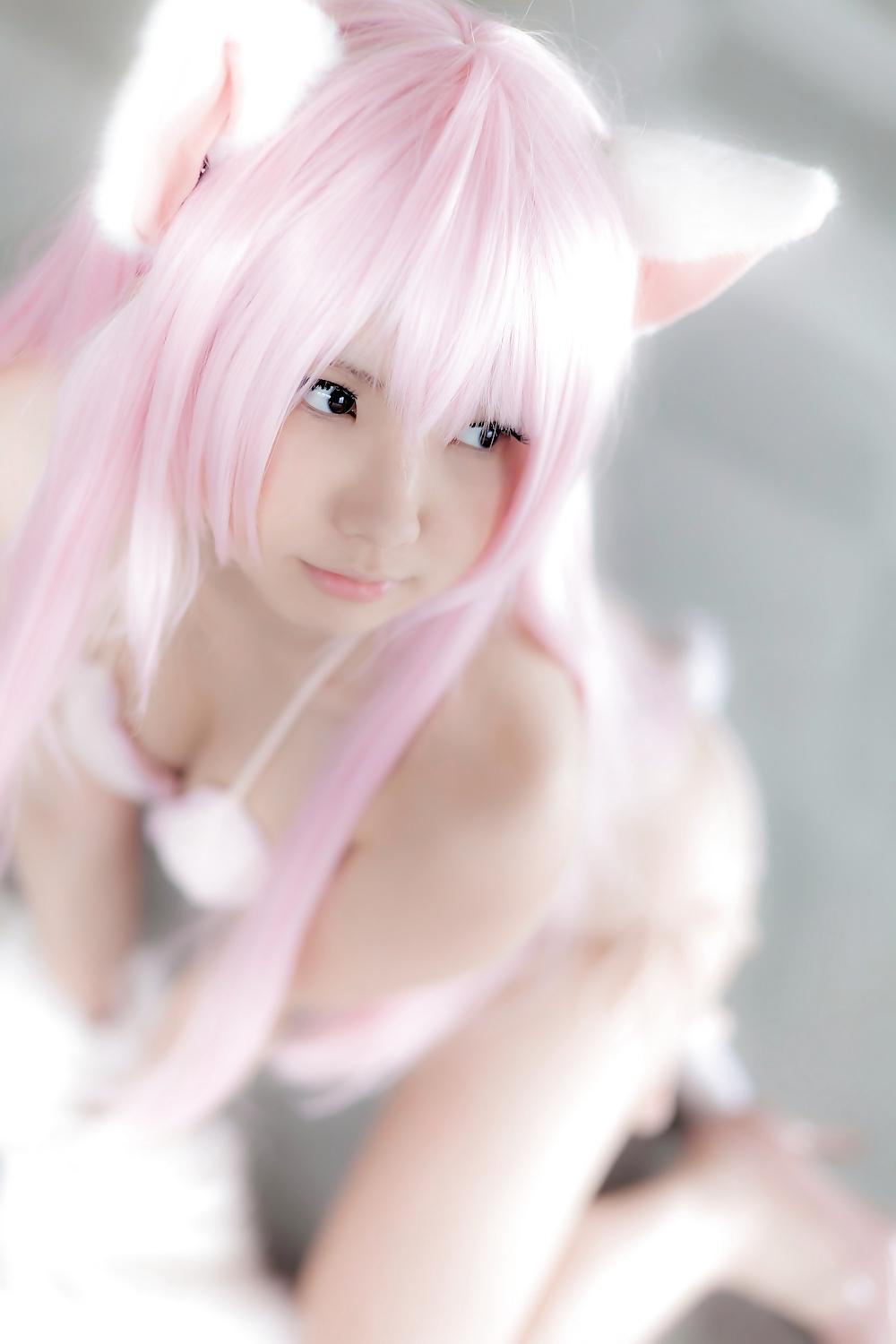 25P Asian Cosplay in white 1