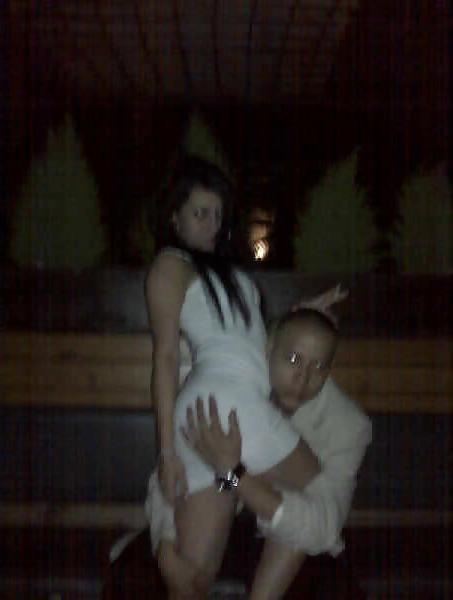 25P Facebook teen Nadia butt shot