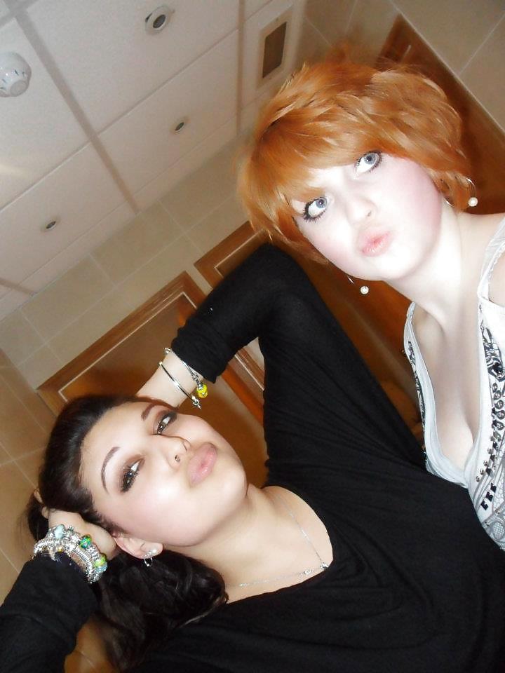 10P Leeds Ebony and Ivory