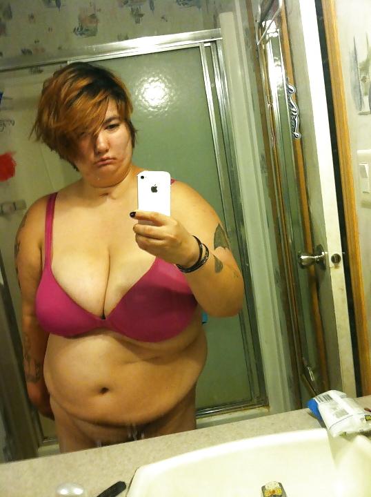 25P KICKASS BBW SELFIES