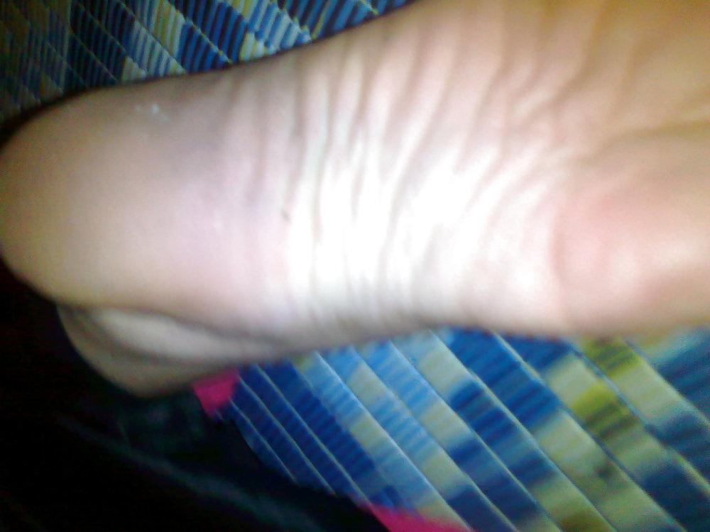 12P Les pieds d'une filles arabes tunisienne 2
