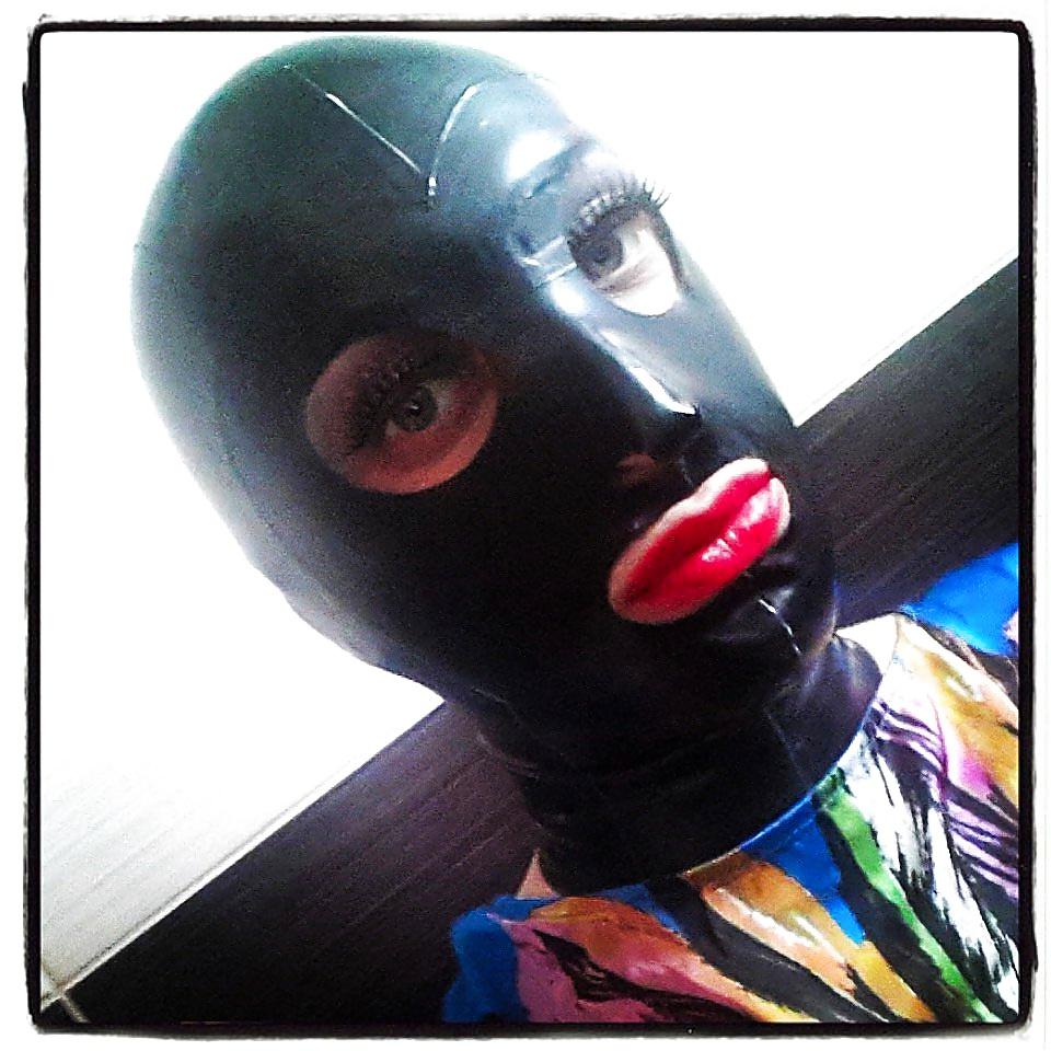 22P Satin&Rubber tranny Selfie