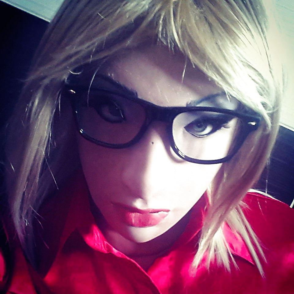 22P Satin&Rubber tranny Selfie