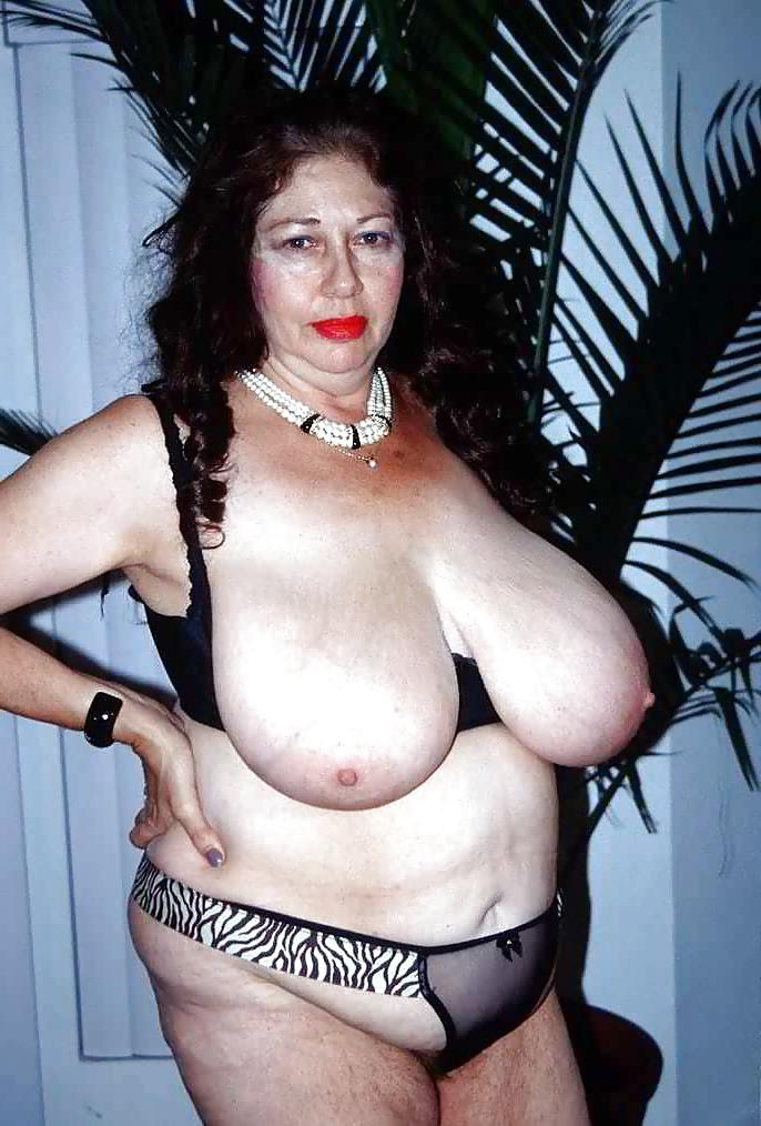 18P AMATEUR MATURES GRANNIES BBW BIG BOOBS BIG ASS 25