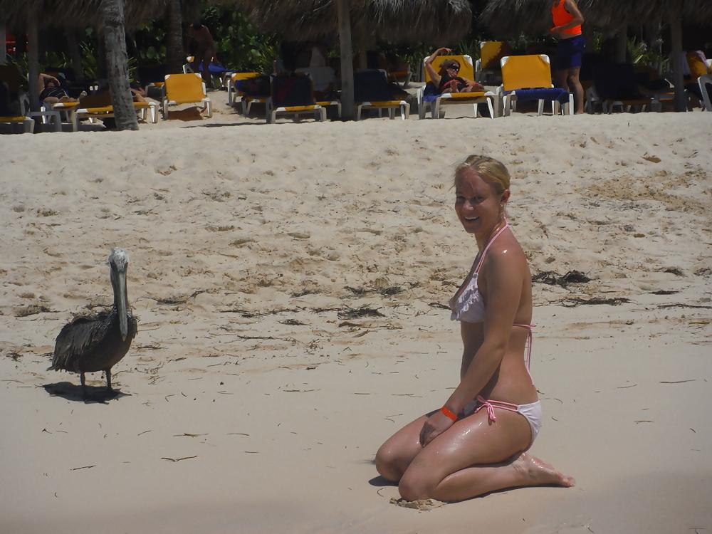 25P Hot and naked vacation